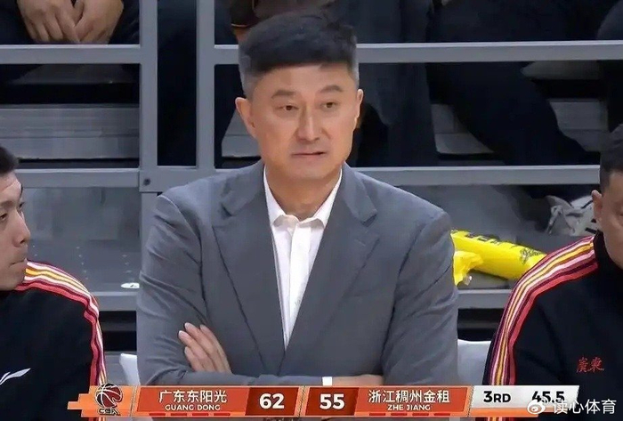 广东2喜2忧，北京连续出手引援，北控主帅被喊下课，郭艾伦离队休养|张庆鹏|贾维尔-麦基|胡明轩|洛杉矶湖人队|金州勇士队_新浪体育_新浪新闻